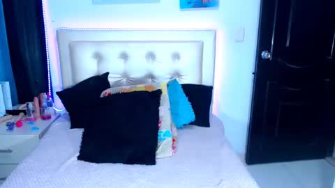 Snapshot of jenng18 chatting on 02.16.25 jenn online show from 02.16.25