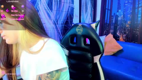 Snapshot of jenni_arango chatting on 12.04.24 Jenny online show from 12.04.24
