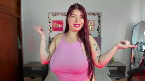 Snapshot of jennie_boobs_ chatting on 09.25.25  Jennie   online show from 09.25.25