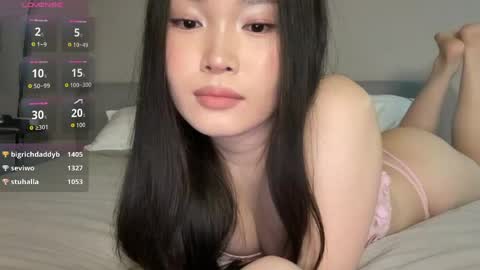 Snapshot of jennie_yung chatting on 04.22.26 jennie_yung online show from 04.22.26