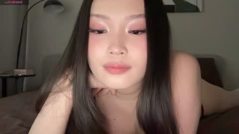 Snapshot of jennie_yung chatting on 06.10.26 jennie_yung online show from 06.10.26