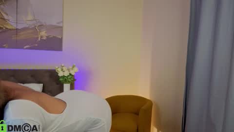 Jennifer hayess online show from 12.18.25