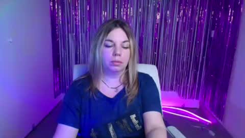 Snapshot of jennifer_moree chatting on 09.22.25 Jennifer online show from 09.22.25