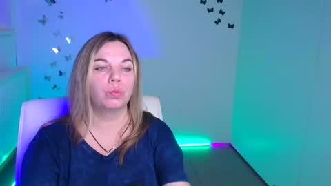Snapshot of jennifer_moree chatting on 10.03.25 Jennifer online show from 10.03.25