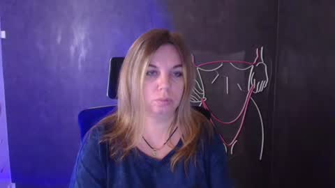 Snapshot of jennifer_moree chatting on 10.07.25 Jennifer online show from 10.07.25
