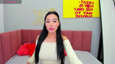 Jennifer online show from 10.08.25