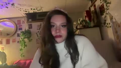 Snapshot of jennifer_robbie chatting on 12.11.24 jennifer_robbie online show from 12.11.24