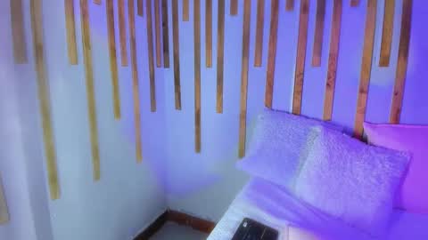 Jennifer vega  online show from 09.17.25