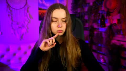Snapshot of jennifergraces chatting on 05.18.26 Jennifer online show from 05.18.26