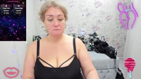 Snapshot of jenniferlight chatting on 12.30.24 Jennifer online show from 12.30.24