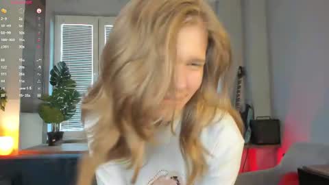 Snapshot of jenniferrakow chatting on 06.20.26 Sofia online show from 06.20.26