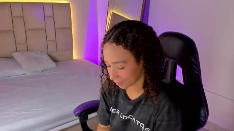 jenny__lawrence online show from 10.26.25