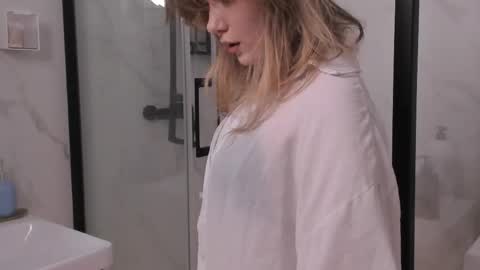 Jenny my next stream is on Saturday at 1 pmUTC Welcome to my WhatsApp 3 online show from 04.04.26