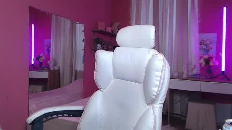 Snapshot of jenny_smitx chatting on 02.24.25 jenny_smitx online show from 02.24.25