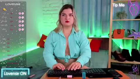 Snapshot of jenny_smitx chatting on 10.15.25 jenny_smitx online show from 10.15.25