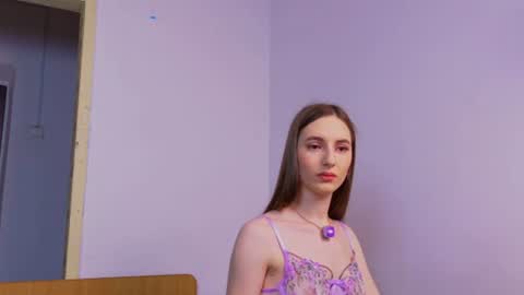Snapshot of jennybbunny chatting on 06.25.26 jennybbunny online show from 06.25.26