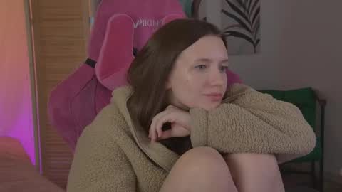 Snapshot of jennydens chatting on 04.13.26 Jenny NO Nude online show from 04.13.26