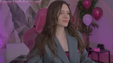 Snapshot of jennydens chatting on 05.19.26 Jenny NO Nude online show from 05.19.26