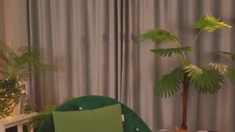 Snapshot of jennyfer_me chatting on 02.10.26 jennyfer_me online show from 02.10.26