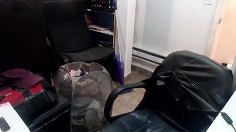 Snapshot of jennyneeds chatting on 12.04.25 theChloeStar online show from 12.04.25