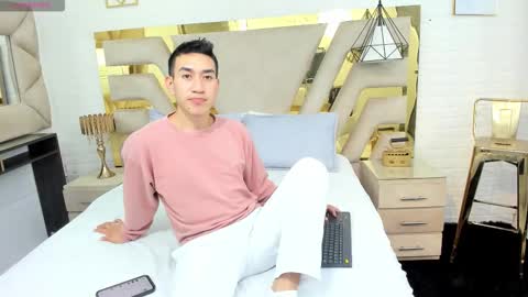 Snapshot of jeong_matias chatting on 12.18.25 Matias Jeong online show from 12.18.25