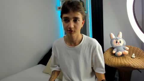 jero independent model online show from 11.12.25