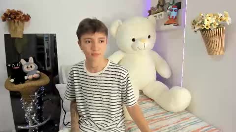 jero independent model online show from 03.03.26