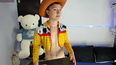Snapshot of jeremy_salvatore_ chatting on 05.15.26 jero independent model online show from 05.15.26