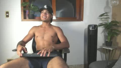 Snapshot of jeremy_wallker chatting on 05.20.26 Jeremy online show from 05.20.26