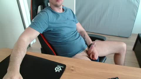 Boy likes daddies online show from 04.12.26