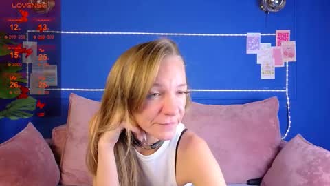 Snapshot of jesica_moon_peachy chatting on 09.25.25 jesica_moon_peachy online show from 09.25.25