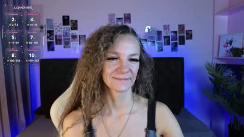 Snapshot of jesica_moon_peachy chatting on 10.17.25 jesica_moon_peachy online show from 10.17.25