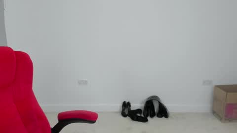 Snapshot of jesicacoper chatting on 01.18.25 MistressJesicaCoper online show from 01.18.25