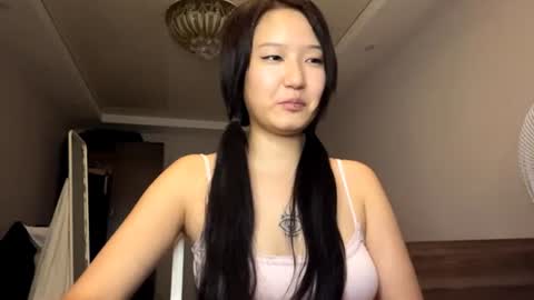 Snapshot of jesicalozaya chatting on 07.19.26 Emi online show from 07.19.26