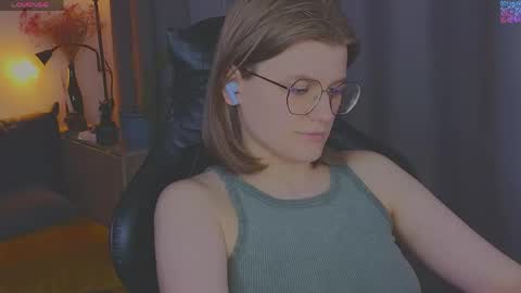 Snapshot of jess0e9 chatting on 04.19.26 JessieVibes online show from 04.19.26