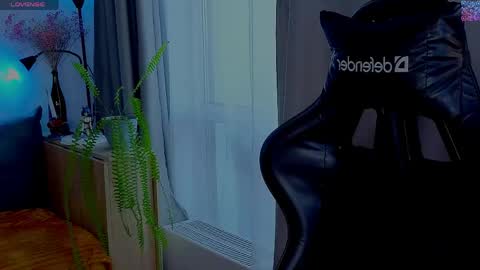 Snapshot of jess0e9 chatting on 04.21.26 JessieVibes online show from 04.21.26