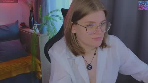 Snapshot of jess0e9 chatting on 05.17.26 JessieVibes online show from 05.17.26