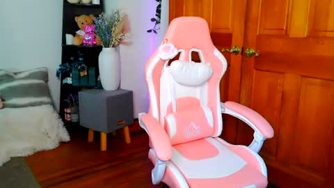Jessabelle Diamond online show from 06.17.26