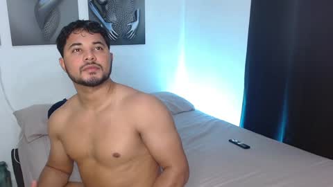 Snapshot of jessdant_luv chatting on 01.11.25 Hello we are Jesse and Dante. online show from 01.11.25