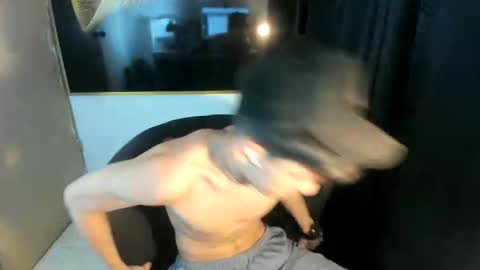 Snapshot of jesshot_bigcock chatting on 06.11.26 jesshot_bigcock online show from 06.11.26