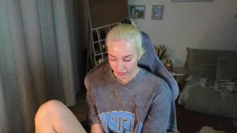 Snapshot of jessica_hanson chatting on 01.20.25 Jessy online show from 01.20.25
