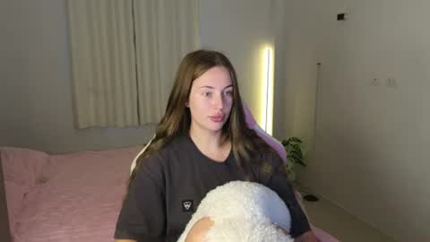 Snapshot of jessica_hanson chatting on 06.19.26 Jessy online show from 06.19.26
