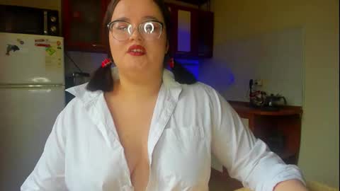 Natalia online show from 10.16.25