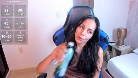 Snapshot of jessica_taylor_22 chatting on 01.25.25 jessica_taylor_22 online show from 01.25.25