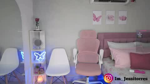 Snapshot of jessica_tom_ chatting on 05.11.26 Jessica online show from 05.11.26