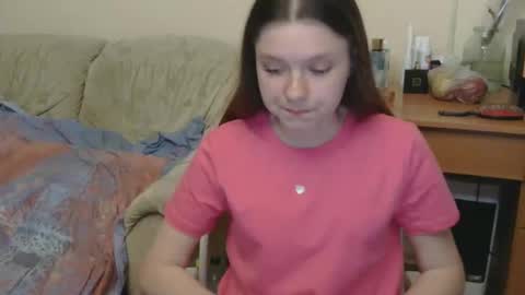 Snapshot of jessicaholland1 chatting on 05.14.26 jessicaholland1 online show from 05.14.26