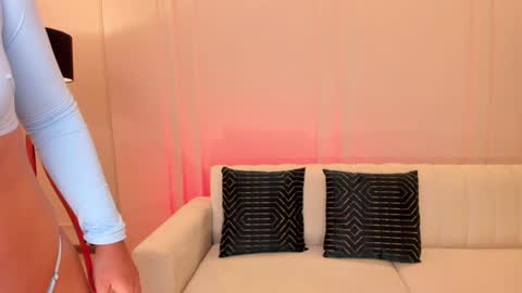 JESS online show from 02.04.25