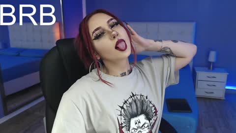 Snapshot of jessie_williams_01 chatting on 12.21.24 Your Sweet Angel online show from 12.21.24