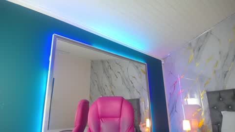 Snapshot of jessie_williams_01 chatting on 01.08.25 Your Sweet Angel online show from 01.08.25