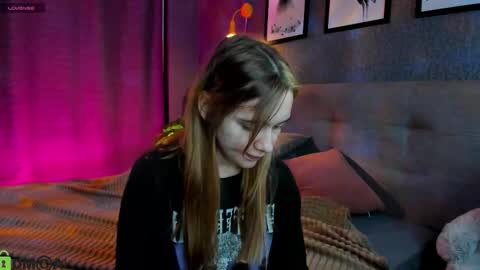 Snapshot of jessiexxiv chatting on 10.22.25 Jessie online show from 10.22.25